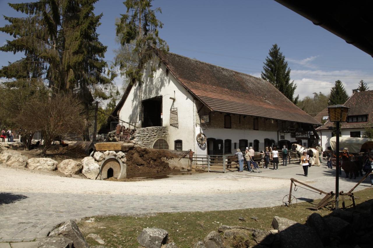 Hotel Erlebnisgastronomie Lochmuhle Eigeltingen Exterior foto